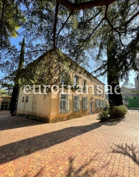 Immeuble 18 pièces 880 m² - Photo 1