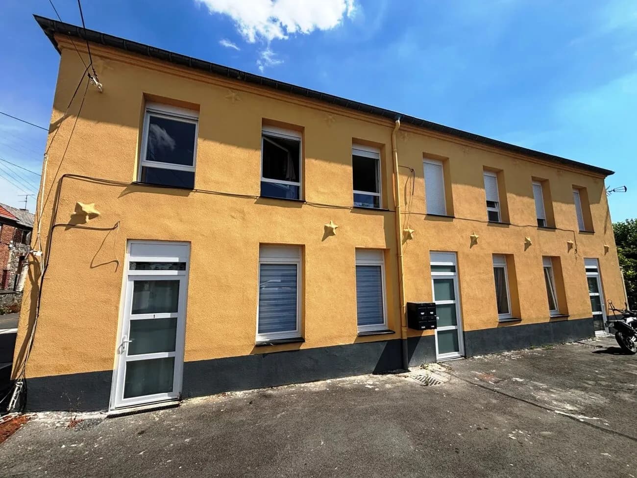 Immeuble 185 m² - Photo 1