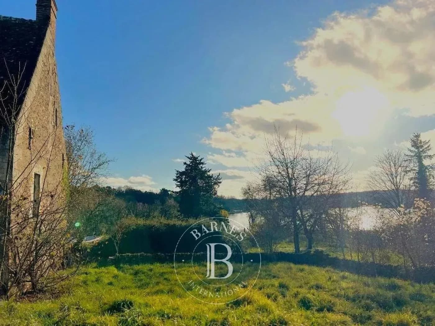 PROCHE TOURS - Bel ensemble immobilier avec vue sur le lac - Photo 1
