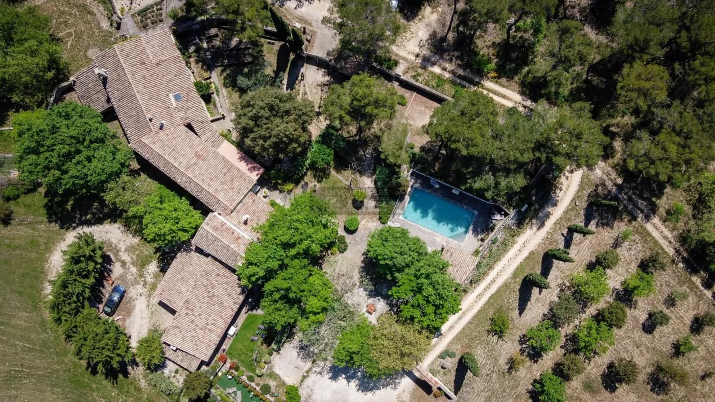 Ensemble immobilier de charme à quelques minutes de Gordes - Photo 1