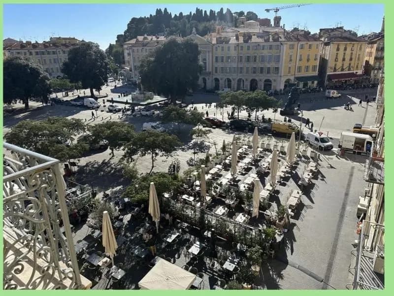 Ensemble immobilier collectif - Photo 1