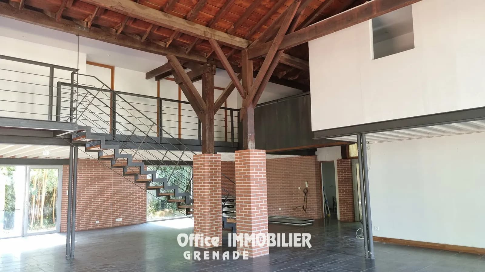Bâtiment - Photo 1