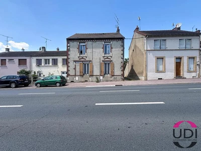 Immeuble de rapport : deux lots - jardin - garage - Photo 1
