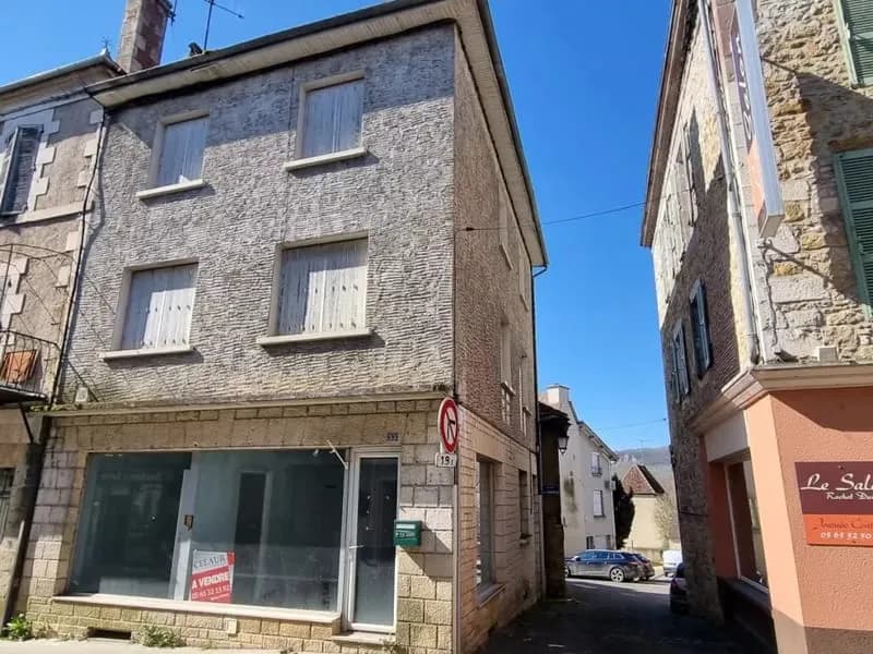 IMMEUBLE AVEC DEVANTURE COMMERCIALE ET LOGEMENT T5 - - Photo 1