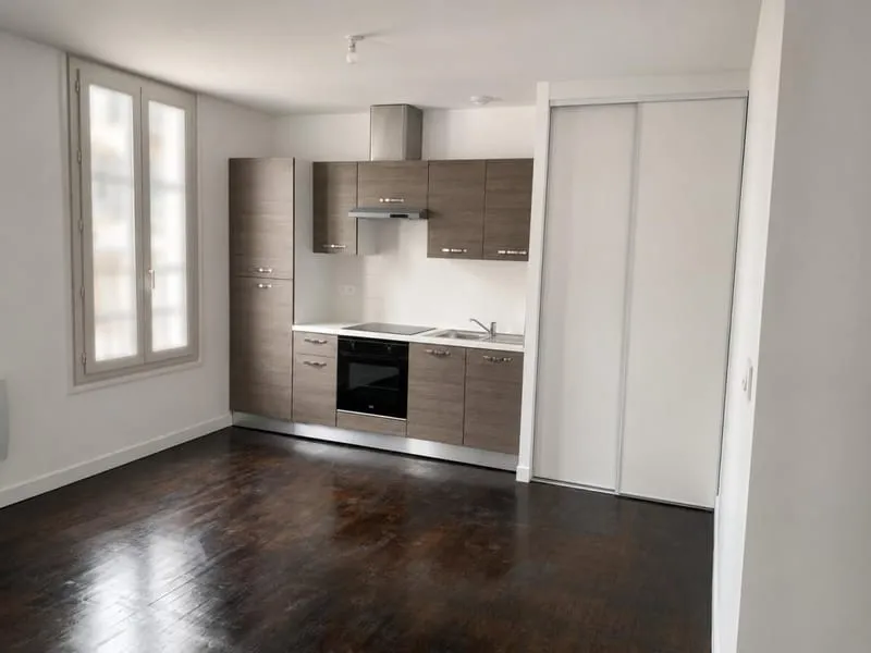 A VENDRE, CENTRE/SAINT MARC, Immeuble deux appartements T2 - Photo 1