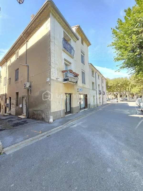 Immeuble de rapport 254 m2 avec cabinet libéral et 2 appartements + panneaux photovoltaïques - Photo 1
