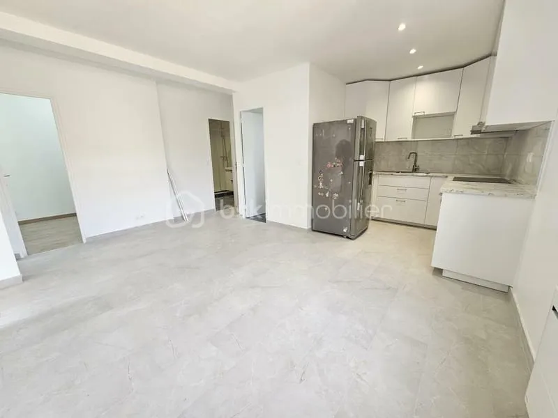 Ensemble immobilier avec restaurant et fonds de commerce à céder - Photo 1