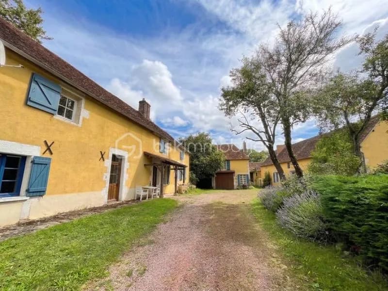 Ensemble immobilier de caractère & havre de paix au coeur de la Puisaye - Photo 1