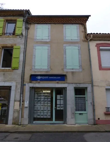 À vendre, Trie sur Baise (Hautes Pyrénées): Maison de village, avec 2 appartements à rénover, garage & local commercial, à proximité des commerces - Photo 1