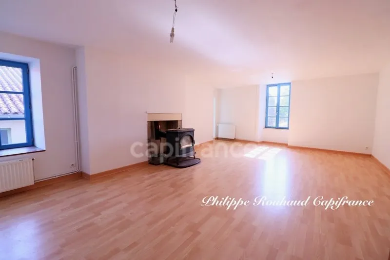 Ensemble Immobilier d'Exception : Commerce et Locatif au Coeur d'une Cité de Caractère (220 m²) - Photo 1