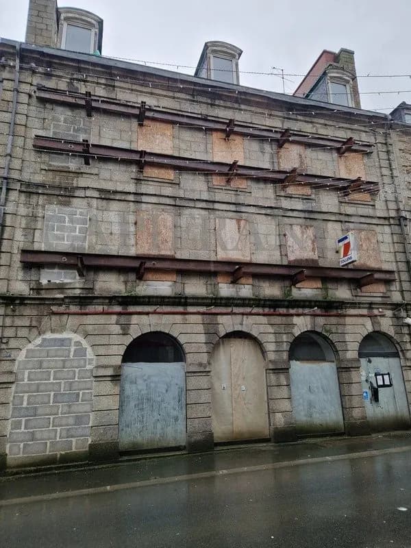 Immeuble à vendre GUINGAMP (22) - Photo 1