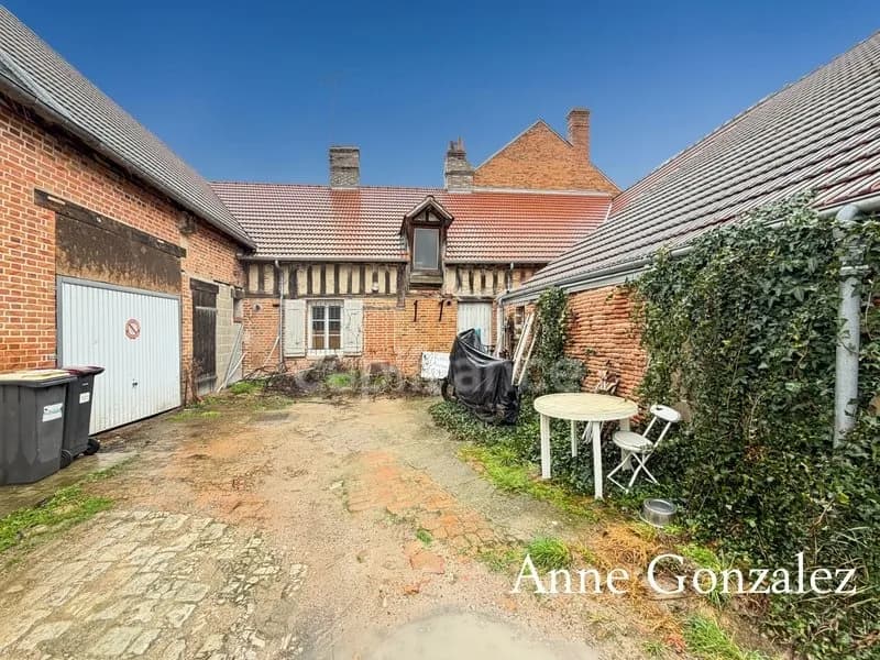 Ensemble immobilier à vendre centre bourg de la LA FERTE SAINT AUBIN : local comercial+appartement à rénover + dépendance + garage et deux places de parking - Photo 1