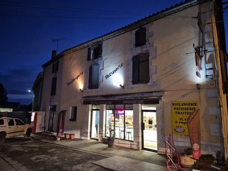 Immeuble 220 m2 exploité avec bail commercial - Photo 1