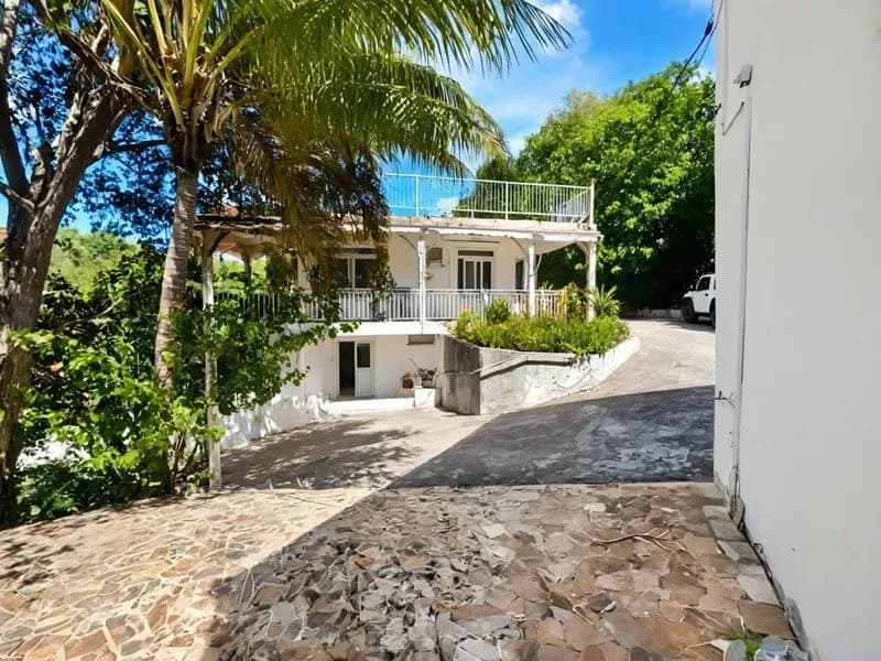 Ensemble immobilier d'envergure sur 1 900 m² de terrain - Dampierre à vendre 13 pièces, LE GOSIER - Photo 1