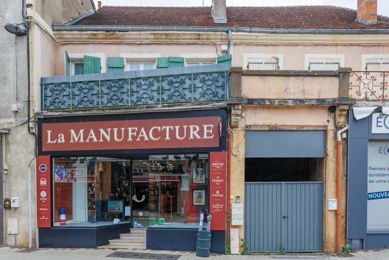 À vendre en exclusivité - Immeuble de rapport en plein coeur de PARAY LE MONIAL (71) - Photo 1