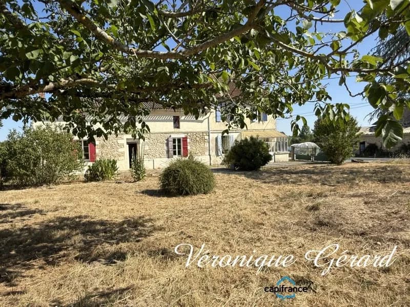 Ensemble immobilier de 300M² 11 pièces sur environ 2976 M² - Photo 1