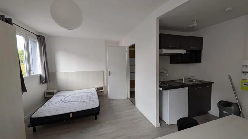 BELLE OPPORTUNITE : Immeuble de rapport - 21 studios meublés + 23 parkings - Hyper-centre LIMOGES (87) - Photo 1