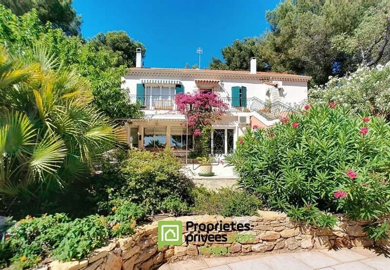 BANDOL (83150) - NUE PROPRIÉTÉ - ENSEMBLE IMMOBILIER AVEC TERRAIN ET PISCINE - Photo 1
