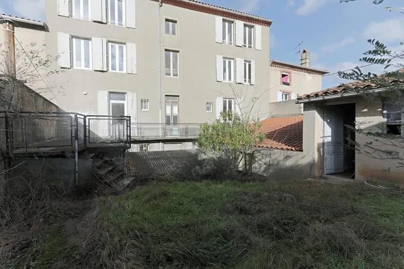 IMMEUBLE 600 m2 avec 6 appartements, un garage, un jardinet et 3 dépendances MAZAMET - Photo 1
