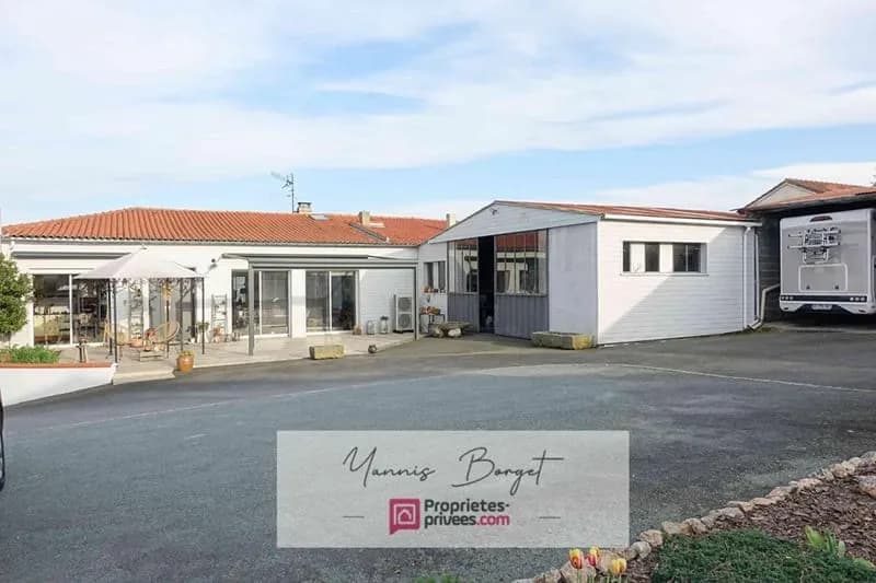 Ensemble immobilier avec double habitation - coeur de bourg de Chavagnes-en-Paillers - Photo 1