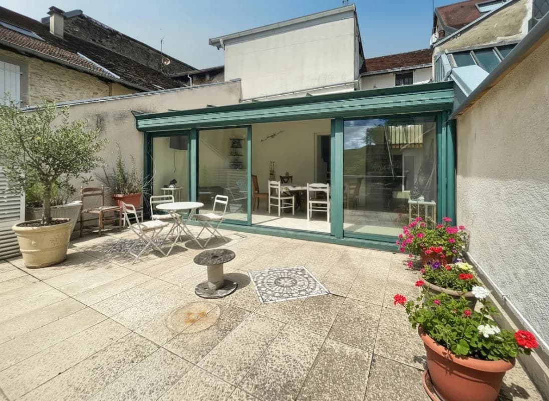 Immeuble - appartement duplex et commerce - 347 m2 - 4 chambres - Photo 1