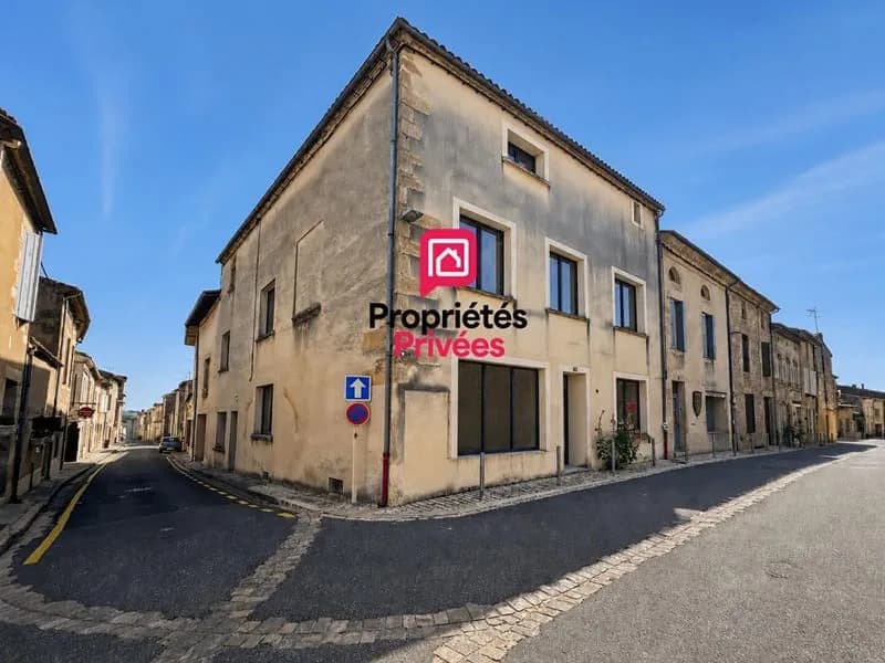 Immeuble en pierre avec garage, cour privative et fort potentiel d'aménagement - Photo 1