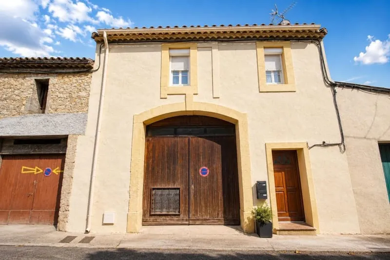 Immeuble de rapport 2 appartements et grand garage de 90 m Argeliers - Photo 1