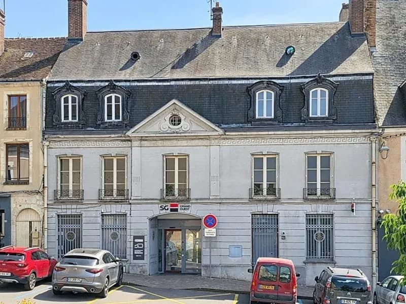 IMMEUBLE DE RAPPORT À FORT POTENTIEL - hypercentre de NOGENT-LE-ROTROU - Photo 1