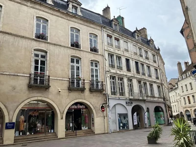 Immeuble de rapport emplacement centre historique - Photo 1