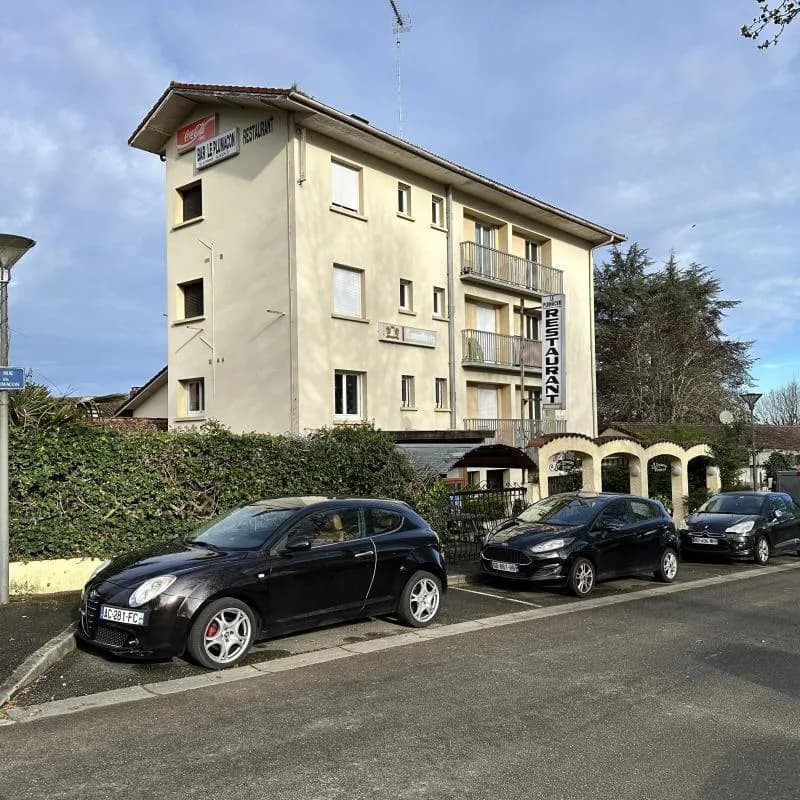Immeuble - Photo 1