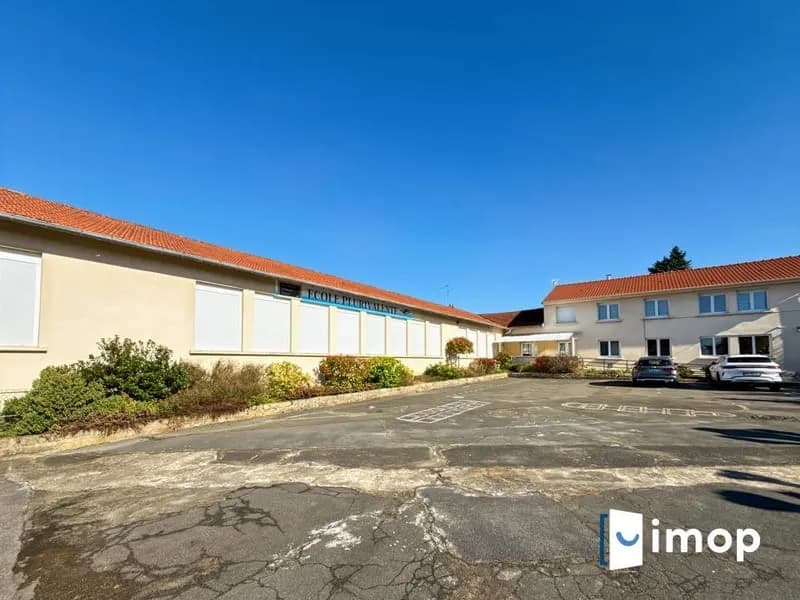 Batiment de 590m2 - terrain de 2169m2 - Photo 1