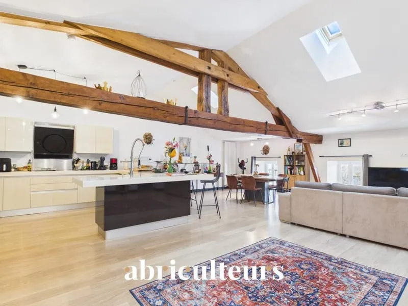 Immeuble polyvalent de 333 m² , 6 pièces en vente à Saint-Savinien (17350) - Photo 1