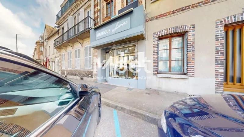 Immeuble avec salon de coiffure - Photo 1