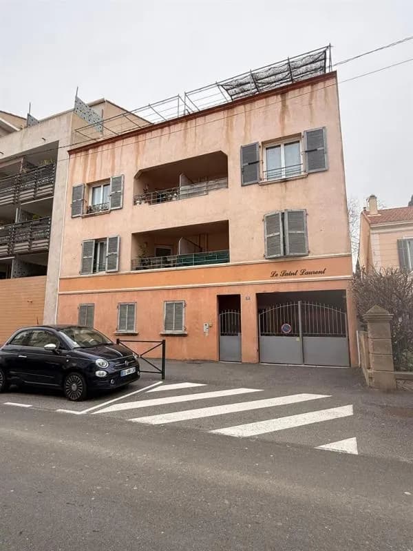IMMEUBLE DE RAPPORT LOCATIF ANNUEL 6 lots + 6 garages + 6 caves - Photo 1