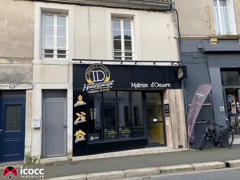 Immeuble en plein coeur de Luçon - Photo 1