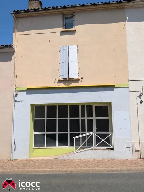 Immeuble en centre ville de Mareuil sur Lay - Photo 1