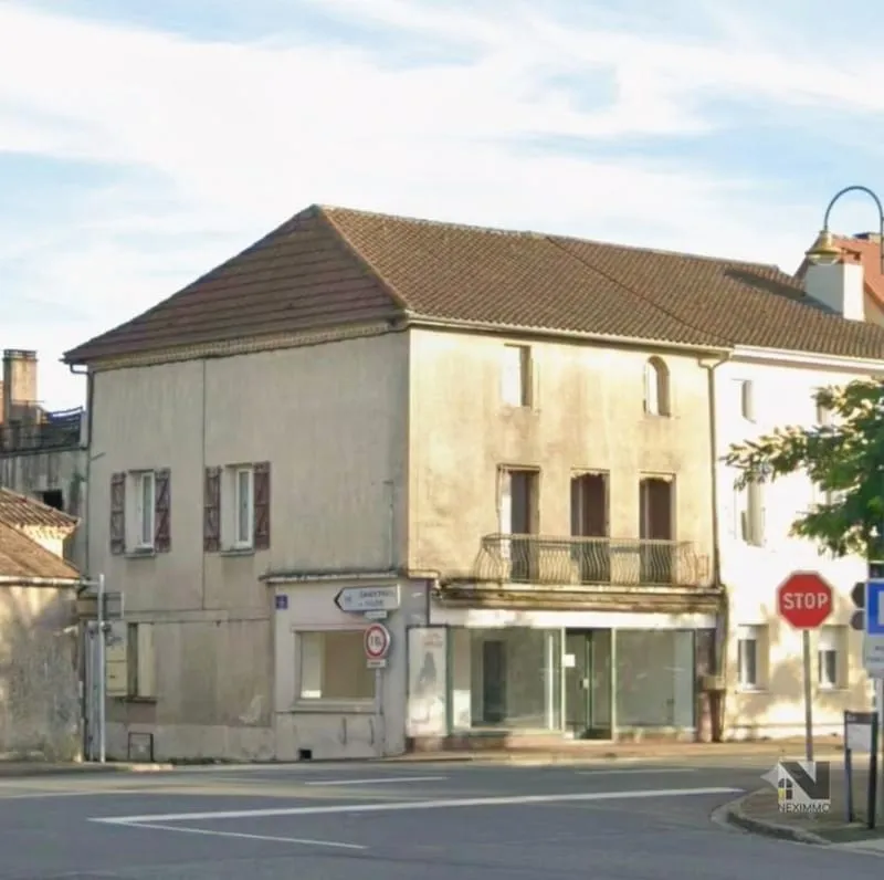 Immeuble de rapport à fort potentiel ? Centre-ville de La Coquille (24450) - Photo 1