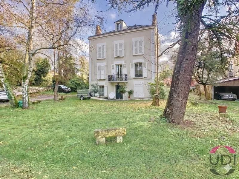 Immeuble de 6 appartements avec parkings dans un environnement boisé - Photo 1