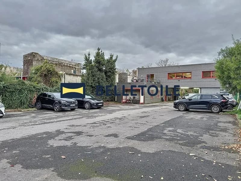 Bureaux à Vendre à Ivry-sur-Seine : Immeuble Indépendant avec Fort Potentiel d'Agrandissement - EN EXCLUSIVITÉ - Photo 1