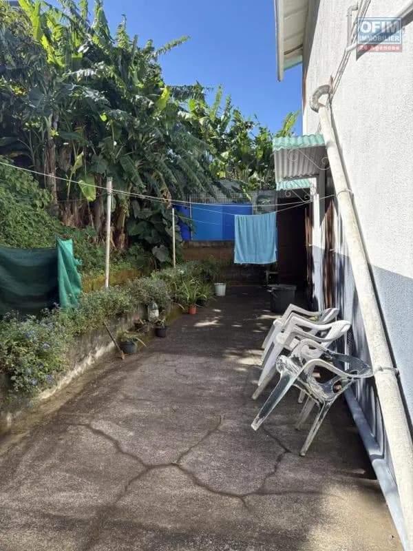 À Vendre - Maison individuelle divisé en 3 appartements - Vincendo - Photo 1