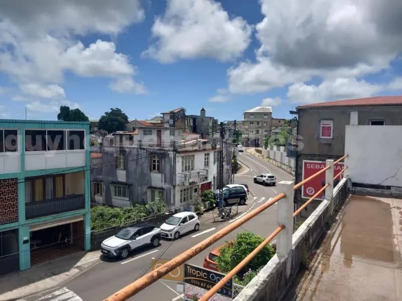 A VENDRE IMMEUBLE R+1 sur 922 m² de terrain - Photo 1