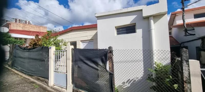 IMMEUBLE COMPORTANT DEUX MAISONS JUMELÉES À FORT DE FRANCE - Photo 1