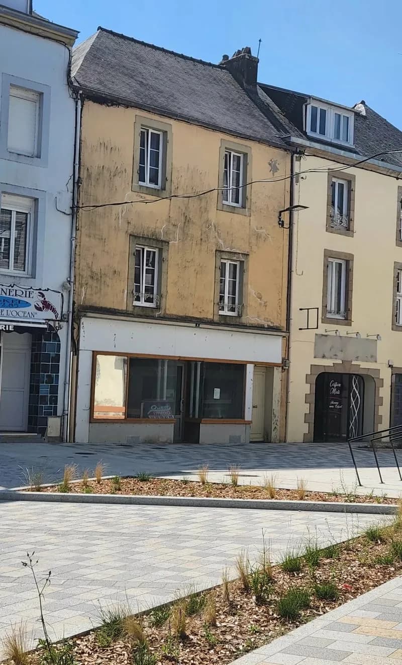 Immeuble au centre de CARHAIX - Photo 1