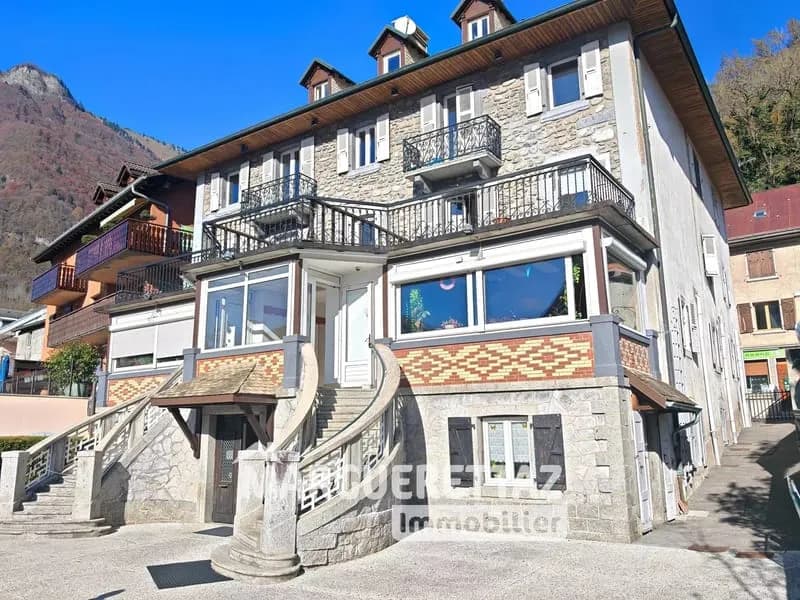IMMEUBLE de 10 appartements à TANINGES - Photo 1