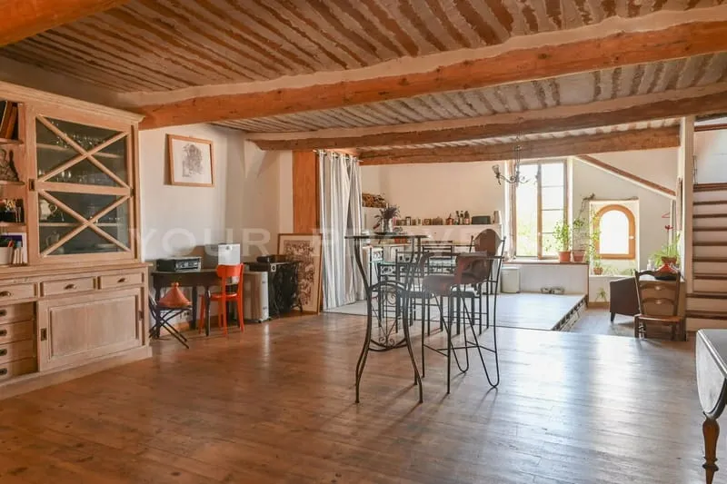 MAISON DE VILLAGE AVEC REVENUS LOCATIFS - Photo 1