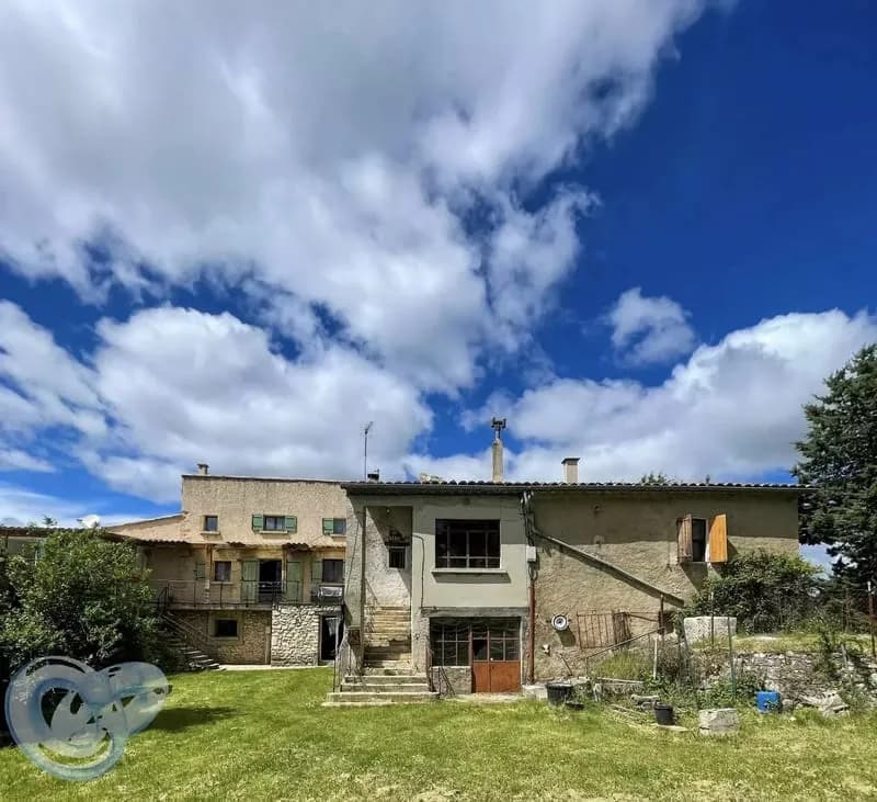 Ensemble immobilier de 245 m² habitables sur 2 ha - - Photo 1