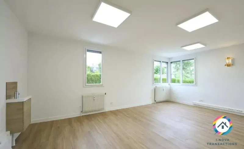 Local rénové 162 m² - 12% brut - Centre Oyonnax - Photo 1