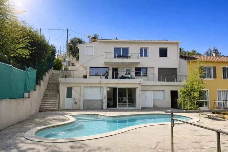 NICE - RIMIEZ/ FALICON : PROPRIETE FAMILIALE DE QUATRES APPARTEMENTS, STATIONNEMENTS, JARDIN, PISCINE - Photo 1