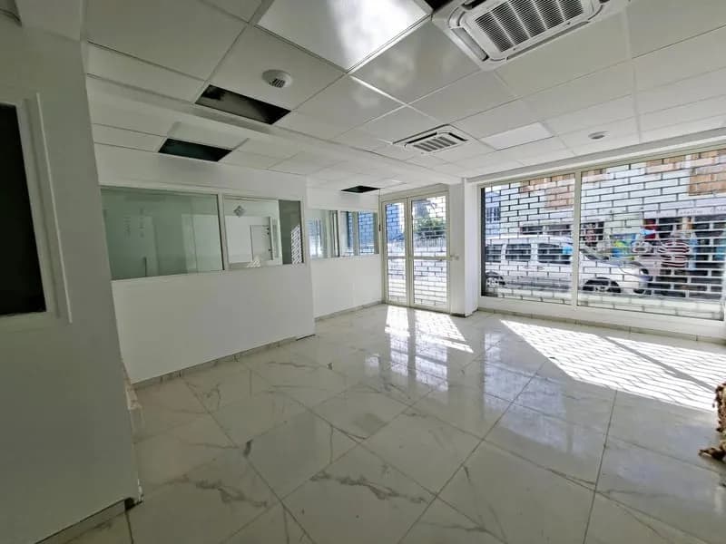 LE DIAMANT - Immeuble professionnel neuf - Ascenseur - Photo 1
