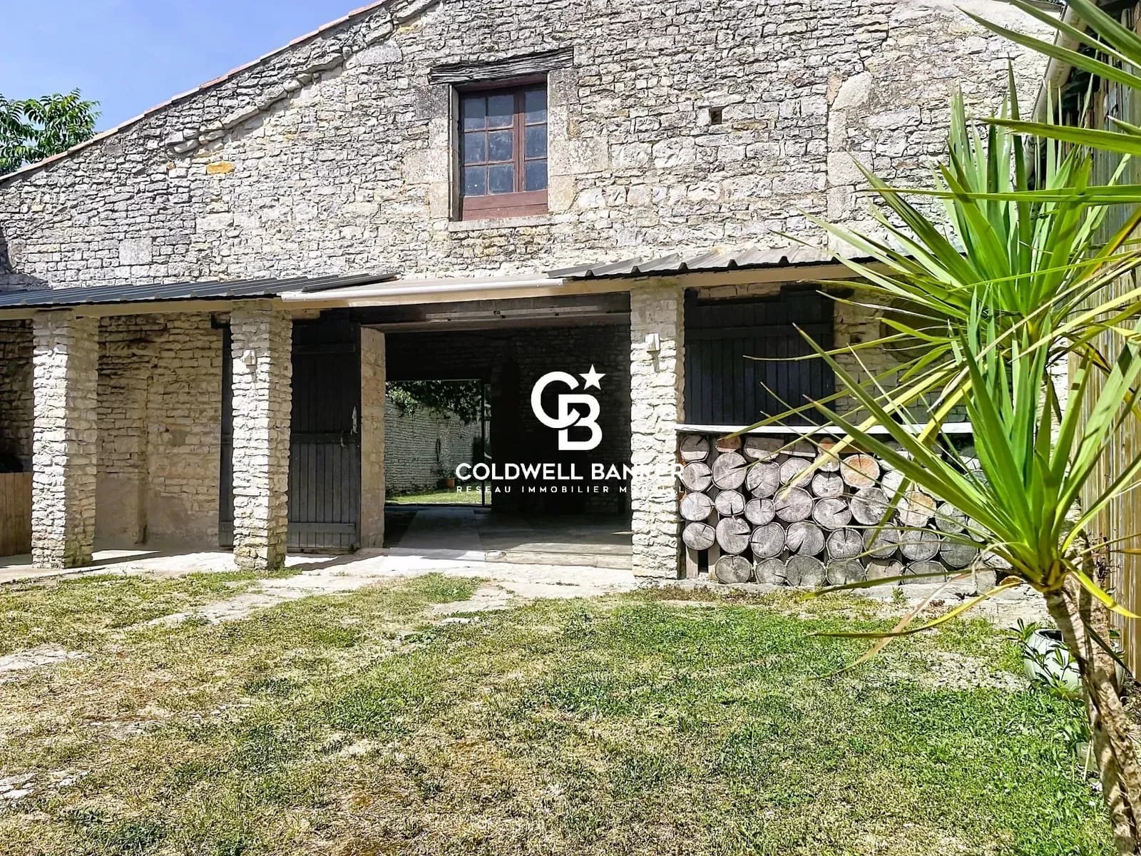 Ensemble immobilier à fort potentiel d'exception et d'évolution - Photo 1